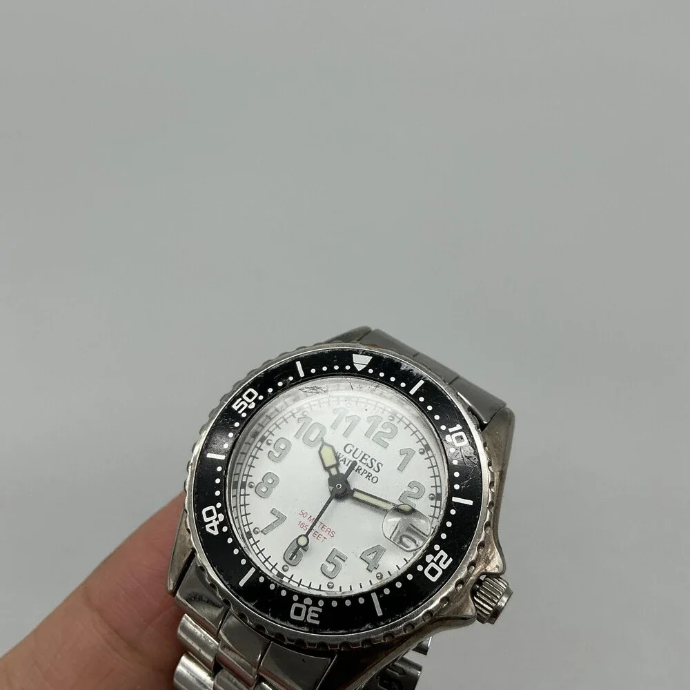 Vintage Guess Waterpro Womens Watch 30mm White Dial Black Bezel New Battery 6